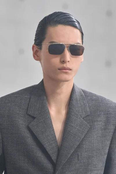 Look 15